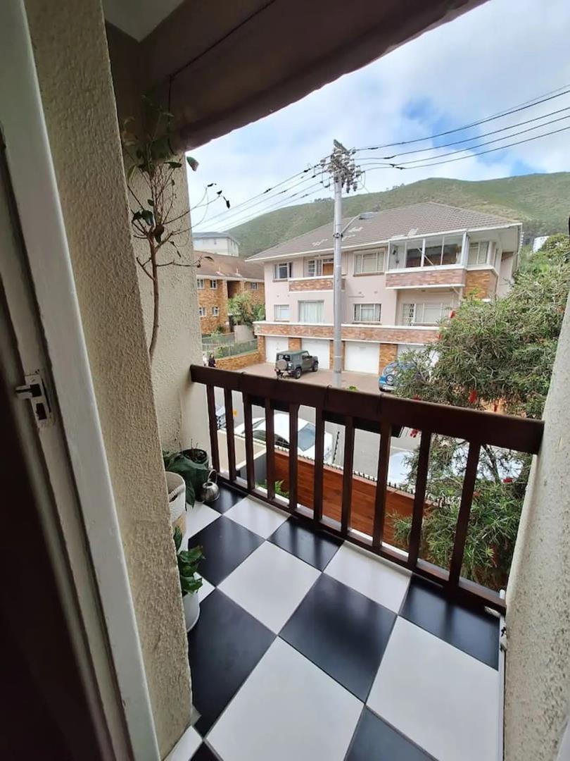 2 Bedroom Property for Sale in Sea Point Western Cape